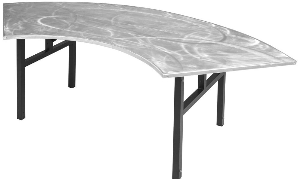 Serpentine table